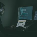 Quellcode auf einem Bildschirm als Symbol für Open-Source-Software unter dem Cyber Resilience Act